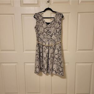 Tiana B. Black/white lace floral sleeveless belted dress